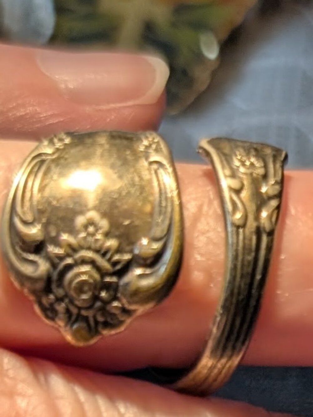 Vintage WM. A. Rogers Silverplate Spoon Ring - Detailed Ornate Floral Wrap Desig
